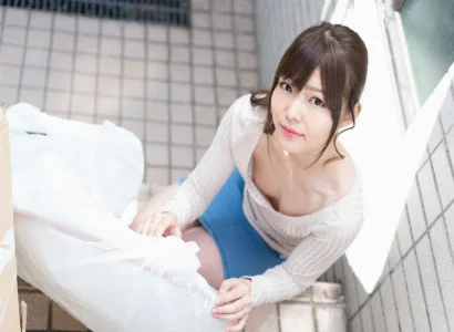 Người đàn bà mặc hở hang ra vứt rác và cái kết chẳng ai lường trước