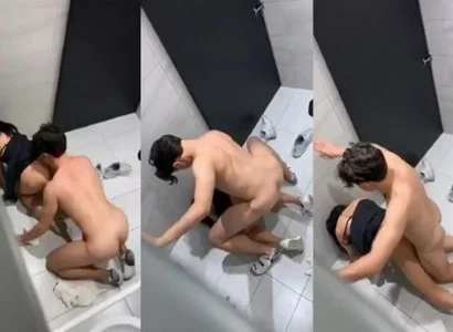 Cặp đôi trong nhà vệ sinh quan hệ nhau ngay trong nhà vệ sinh